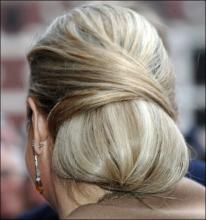 Royal Hairstyles, Royal Hair, King Alexander, Dutch Queen, Blonde Moments, Haute Hair, Low Bun, Queen Dress