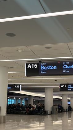 Placa de embarque para Boston Boston Airport Aesthetic, Airport Inspo Pics, Good Bey, Widget Medium, Boston Airport, Travel Advertising Design, Boston Trip, Plane Photos, Atlanta Airport