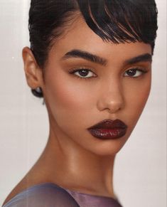 Fashion Show Makeup Looks, Medium Contrast Makeup Looks, Medium High Contrast Makeup, Medium Contrast Makeup, High Contrast Makeup, High Fashion Makeup Editorial, Vogue Makeup, Bold Eyeshadow, Skin Tone Makeup