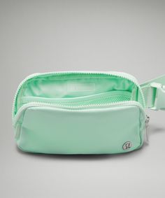 Lululemon Belt Bags, Preppy Stuff To Buy, Preppy Things To Buy, Lulu Belt Bag, Hygiene Bag, Lululemon Bag, Lululemon Belt Bag, Lulu Outfits, Preppy Accessories