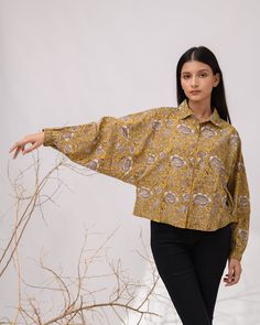 "Oversized Shirt Women, Button Down Printed Shirt, Ruffle Sleeve Shirt, Block printed crop shirt, Shacket for Women and Men, Baggy Shirt >KNOW YOUR SHIRT< - loose and roomy - available in printed 100% cotton and Linen blend fabrics  - the model is 172 cm high (regular XS - S) and is wearing size S.  - print in the picture - P25 - (Please choose colors from drop down menu). >FIT< - The shirt is Oversized  >COLOR< - The shirt is available in 36 printed cotton fabrics and 40 Linen Cotton Blend Fabrics  - We found out the fabric to be rather hard to photograph to have an exact color for exposure - fabric wrinkles often catches unexpected light and show thousands of shades in different positions and certain lights. The actual colors also vary due to your computer resolution and monitor color re Block Print Shirts Women, Oversized Shirt Women, Baggy Sleeves, Baggy Shirts, Print Shirts Women, Baggy Shirt, Cropped Shirt, Cotton Fabrics, Crop Shirt