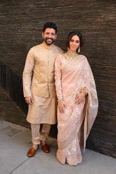 Husband Wife Matching Dress Indian, Farhan Akhtar And Shibani, Shibani Dandekar, Farhan Akhtar, Best Indian Wedding Dresses, Civil Marriage