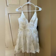 This Dress Is Perfect For Homecoming Or An Upcoming Special Occasion! Personally It Is A Little Short On Me (I’m 5’7) Which Is Why I Am Selling It. It Is Brand New And In Great Condition! Lulus Dresses, Lulu Dresses, Gold Floral, Floral Mini Dress, Homecoming, Colorful Dresses, Special Occasion, Size 4, Mini Dress