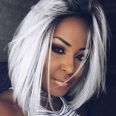 chanel branco negra Hair Color For Morena, Short Platinum Blonde Hair, Curly Weave Hairstyles, Dye Ideas, Super Hair, Blonde Hair Shades, Balayage Hair Blonde, Platinum Blonde Hair, Short Blonde