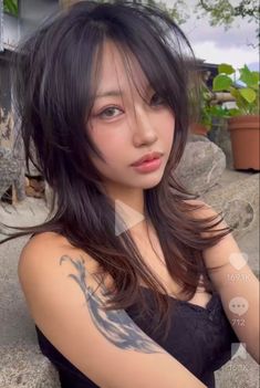 Asian Wolfcut Woman Short, Jelly Haircut Long, Jellyfish Haircut Black Hair, Y2k Shaggy Haircut, Octupuscut Hair Long, Long Jelly Fish Haircut, Fem Wolfcut, Grown Out Jellyfish Haircut