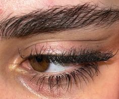 Dark Amber Eyes, Long Thick Eyelashes, Thick Brows, How To Draw Eyebrows, Thicker Eyelashes, Grande Cosmetics, Friend Poses Photography, Eye Photography