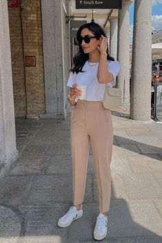 Feel Good Outfits, Hannah Cocobeautea, Style With Pants, Tan Pants, Causual Outfits, Casual Work Outfits, Work Outfits Women