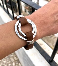 Silver and Leather Woman Bracelet O-ring Bracelet LINCE Lp - Etsy Men Boho, Multistrand Bracelet, Leather Bracelets Women, Layered Bracelet, Bracelet Flower, Leather Jewellery, Brown Leather Bracelet, Brown Bracelet, Ring Der O