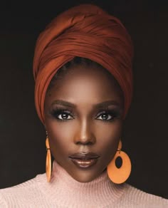 Headwrap Hairstyles, Head Wrap Styles, Hair Wrap Scarf, Hair Scarf Styles, African Head Wraps, Pelo Afro, Dark Skin Beauty, Hair Wraps, African Beauty