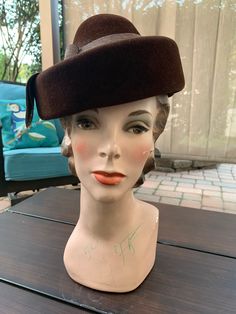 Brown velvet hat with contrasting trim. This hat is meant more for fashion than function, it does not fall over the ears. Very stylish. Please examine pics, feel free to ask questions. Statement Hat, Velvet Hat, Fall Over, Cocktail Hat, Contrasting Trim, Brown Velvet, Velvet Fashion, Contrast Trim, Hats Vintage