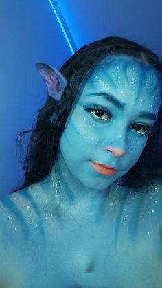 Avatar makeup Avatar Face Paint, Face Paint For Kids, Avatar Tsireya, Paint For Kids, Avatar Face, Face Painting Halloween, Simple Aesthetic, Halloween 2023