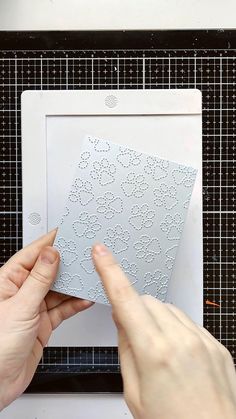 Ideas on using the Paw Print Texture Die for creating cards with dogs Stamping Techniques Card Tutorials, Diy Calligraphy, Flower Decorations Diy, Diy Crafts Paper Flowers, Card Making Tips, Paper Flowers Diy, Fancy Fold Cards