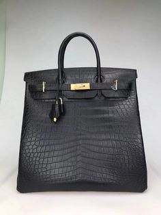 Size: 40cm*36cm*24cm It comes with Dust box, Care manual, Tag, and Paper bag. Hermes Fashion, Hermes Style, Hermes Bags, Branded Handbags, Luxury Accessories, Beautiful Packaging, Christmas Sale, Bago, Grade 1