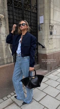 Lady Jacket Outfit, Navy Jacket Outfit, Cropped Jacket Outfit, Wide Leg Jeans Outfit, Weekend Outfits, Winter Chic, Looks Street Style, Outfit Trends, 가을 패션