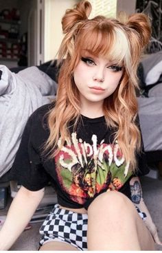 Cheveux Oranges, Split Dyed Hair, Ginger Hair Color, Edgy Hair, Alternative Hair, Hair Color And Cut, Dye My Hair, Hair Dye Colors, Hair Inspiration Color