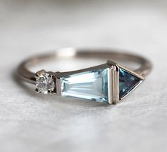 Bijoux Art Deco, Alexandrite Ring, Aquamarine Engagement Ring, Geometric Ring, Aquamarine Stone, Three Stone Rings, Triangle Shape, Cz Stone