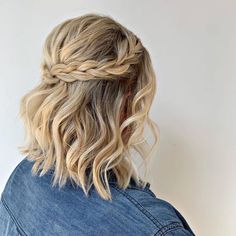 33 Cutest Braids for Short Hair Boho Hair For Medium Length, Boho Bridesmaid Hair Medium Length, Simple Half Up Half Down Hairstyles Short Hair, Baby Shower Hair Ideas, Half Up Half Down Wedding Hair Short, Cooper Wedding, Awesome Hairstyles, Tiny Wedding