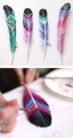 three different types of feathers are shown on the screen