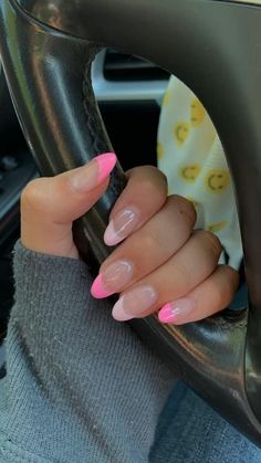 Pink Tip Nails, Nails Yellow, Summery Nails, Simple Acrylic Nails, Cute Gel Nails, Summer Acrylic Nails, Pink Acrylic Nails, Oval Nails, Dipped Nails