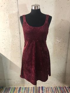 Perfect little dress for your next party or to wear to school. Features thick spaghetti straps, a stretchy smocked front with sparkle woven in, and super-soft stretchy crushed burgundy velvet fabric. Flat measurements: Bust= 17 - 27 inches Waist= 16 - 25 inches Hips= 21 - 33 inches Top of Strap to Bottom of Dress= 35 inches Tag reads:      Up Front      100% Polyester      Size Large      Made in U.S.A. Please note: These are vintage, pre-worn and/or preloved items. I do my best to list any issu Little Dresses, Large Size Dresses, Dress Clothes For Women, Baby Doll, Smocking, Favorite Outfit, Spaghetti Strap, Dress Outfits, Bathing Beauties