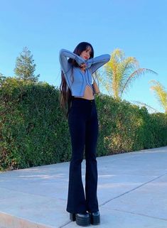 Platform Boots Outfit, Flare Jean Outfit, Flare Jeans Outfit, Oreo Recipes, Flair Jeans, Ootd Inspo, Black Platform Boots, Aesthetic Fits, Fashion Nova Jeans