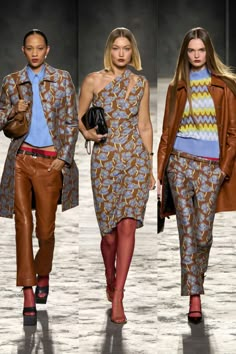 Roberto Cavalli Pre Fall 2022, Star Fashion, Editorial Fashion, Chic Style, Stylish Outfits, Ready To Wear, Fashion Show