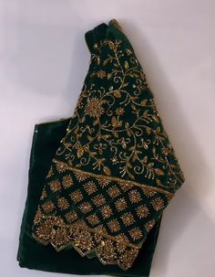 Green Blouse Maggam Work, Green Silk Blouse Designs, Green Blouse Aari Work Designs, Baby Sweater Embroidery, Black Velvet Blouse Design, Embroidery Gift Ideas, Floral Blouse Designs