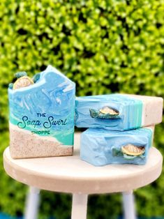 OCEAN VIBES || Handmade Soap OCEAN VIBES: This scent evokes the churn of the sea, wrapping the water, sand, and salt together into a clean and ozonic scent. Top notes of lemon, orange, and fresh ozone give way to a heart of briny sea salt and a hint of jasmine. Powder and light musk balance the woody violet and cedar in the base DESCRIPTION: OCEAN VIBES HANDMADE SOAP: This listing is for one bar of soap. I choose each ingredient and packaging component carefully in order to ensure a quality prod Soap Scents Combinations, Ocean Soap, Cold Processed Soap, Hand Made Soap, Soap Art