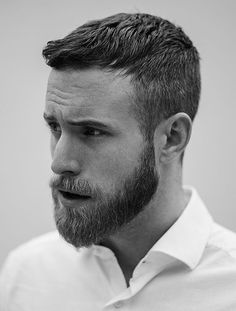 32 Charming Regular Haircuts For Men (2021) - Hairmanz Bart Styles, Round Face Men, Man With A Beard, Short Beard, Awesome Beards, Beard Styles For Men, Popular Haircuts