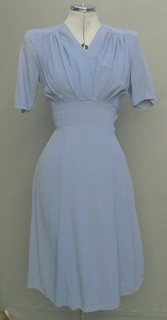 1940s Fashion Women, 40s Fashion, 1940s Dresses, 60s Fashion, Crepe Dress, 80s Fashion