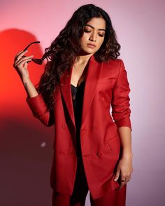 New Rashmika Mandanna latest hd images, Hd pics, photos, Age, Husband, Boyfriend, Family, & More. #rashmika #rash Hollywood Hair, Stylish Women Fashion, Actress Pics, Saree Look