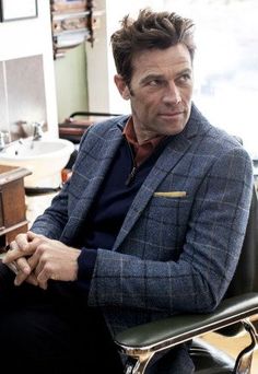 Classic Mens Style Modern Gentleman, Tweed Men, Harris Tweed Jacket, Tweed Jackets, Mens Blazer Jacket, Mens Fashion Classic, Mothers Day Special, British Outfits, Classic Jacket