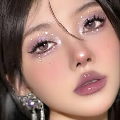 Lavender Makeup Aesthetic, Outgoing Makeup Looks, Asian Rave Makeup, Purple Makeup For Prom, Makeup Looks For Purple Dress Wedding, Sparkly Douyin Makeup, Makeup Looks For Asian Women, 2023 Make Up Trends, Ethereal Makeup Aesthetic