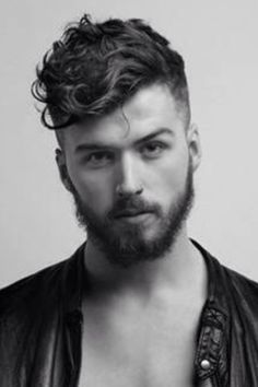 Undercut curly hair Undercut Curly Hair, Male Haircuts Curly, Curly Hair Fade, Undercut Men, Mens Haircuts Fade