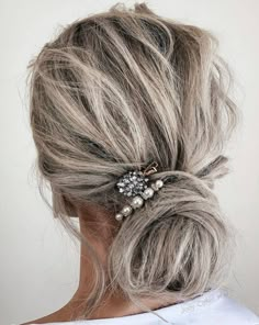 Styling Ideas For Women, Hair Styling Ideas, Hairstyles Shoulder Length, Bridal Hairstylist, Blonde Hairstyles, Easy Hair Updos, Platinum Blonde Hair, Women Over 50