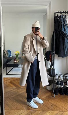 Europe Winter Fashion, Office Old Money, Best Winter Jackets, Old Money Fashion, Money Fashion, Winter Streetwear, Smart Casual Men