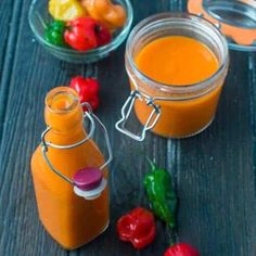 Louisiana Hot Sauce Recipe, Sierra Leone Food, Salad Dressing Homemade, Garden Peppers, Garlic Chili Oil, Thai Peppers, Hot Pepper Recipes, Peach Sauce