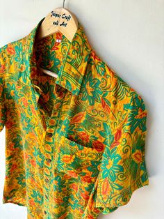 90s Vintage Men's Silk Shirt / Men's Hawaiian Shirt / Silk Shirt / Chic Shirt For Men / Gifts For Him / Shirt For Him / Holidays Shirt JAIPUR CRAFT AND ART Presenting Indian Vintage Silk Shirts For Men And Women . Limited Edition Shirt. Fabric on a limited Prints And Edition, The Men / He will feel so unique! Beautiful Shirt in Silk, Button Up and Short sleeves.   Perfect Gifts For Him / Gifts For Father / Gifts For Boyfriend / Gifts For Brother  Your Men / He will feel amazed by the quality and Green Printed Shirt With Spread Collar, Green Vintage Print Short Sleeve Top, Orange Hawaiian Short-sleeve Top, Yellow Printed Cotton Shirt, Yellow Hawaiian Cotton Top, Yellow Tops With Vintage Print For Summer, Green Tops With Vintage Print For Summer, Green Top With Vintage Print For Summer, Green Vintage Print Tops For Summer