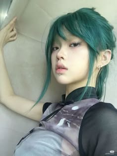 Lavender And Blonde Hair, Short Blue Hair, Green Hair Girl, Dark Green Hair, Hair Dyed, Dye Colors, Shot Hair Styles