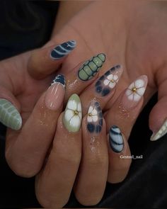 Aura Gem Nails, Nail Inspo Summer Colorful, Classy Colorful Nails, Outfit To Get Nails Done, Classy Tropical Nails, Butterfly Design On Nails, Beabadoobee Theme Nails, Nail Ideas Vacation Summer, Tourquise Nails Design Short