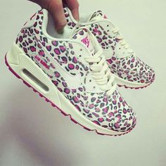 :-) Mummy Fashion, Cute Nike Shoes, Nike Shoes Cheap, Cute Nikes, Running Shoes Nike, Running Shoes Sneakers, Nike Air Max 90, Cute Shoes