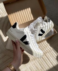 Veja Campo Sneakers, Trendy Womens Sneakers, Shoes Outfit Fashion, Shoe Wishlist, Classy Shoes, Shoe Inspiration, Shoe Inspo, Swag Shoes