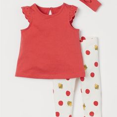 Top And Legging In A Soft Jersey. Top With Flutter Sleeves And Eyelet Embroidery. Leggings With Elastic Waistband. Cute Cotton Leggings For Spring, Cute Red Sets For Spring, Red Playwear Sets For Spring, Playful White Cotton Leggings, Playful Fitted Red Sets, Cute Red Playwear Sets, Playful Red Fitted Sets, Playful Red Fitted Set, Fitted Red Playwear Sets