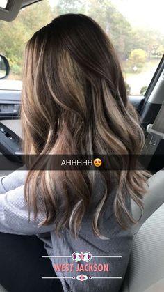 🍁🍁but with more of a caramel beige tone Brown Hair Balayage, Winter Hair Color, Hair Color Highlights, Winter Hairstyles, Hair Color Trends, Beach Waves