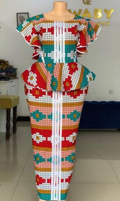 Kaba Sleeve Styles, Simple Kaba Styles, Mini Kaba, Mariame Kaba, Model Kaba Pagne, Traditional African Clothing, African Fabric Dress, African Dresses For Kids, African Fashion Skirts