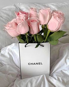 #chanel #roses Pink Princess Aesthetic, Chanel Party, Best Iphone Wallpapers, Flower Background Wallpaper, Princess Aesthetic, Pretty Wallpaper Iphone, Pink Princess, Flower Backgrounds, Vintage Aesthetic