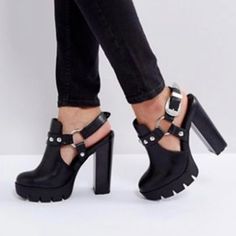 Asos Western Accent Moto Heel. Never Worn Out Of The House, Like New. Heel Is 5 Inch With A Small Platform In The Front. Flat Oxford Shoes, Boots Diy, Shoes Hack, Black Platform Shoes, Asos Shoes, Platform High Heel Shoes, Platform High Heels, Black High Heels, Shoe Obsession