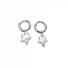 Genuine freshwater pearl stars on a stainless steel. MEASUREMENTS Earring size: 10 x 20 mm MATERIALS Material: Freshwater pearl, stainless steel Pearl Necklaces, Trendy Ring, Jewelry Lookbook, Custom Name Necklace, Huggie Earrings, Girly Jewelry, Jewelry Inspo, Dream Jewelry, Pretty Jewellery