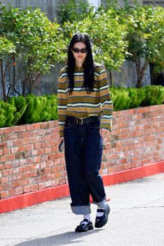 Miumiu Inspired Outfit, Los Angeles Fashion 2024, Amelia Gray Outfits, Amelia Gray Style, Miumiu Outfit, Long Denim Skirt Outfit Grunge, Winter Streetwear Sweater In Washed Black, Winter Streetwear Washed Black Sweater, Sandy Liang Fall Winter 2023