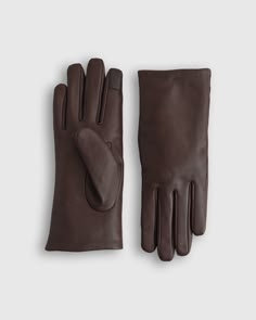 Classy Gloves, Leather Gloves Women, Tech Gloves, Mens Cashmere, Cashmere Sweater Women, Black Leather Gloves, Cold Weather Fashion, Womens Cashmere, European Linens